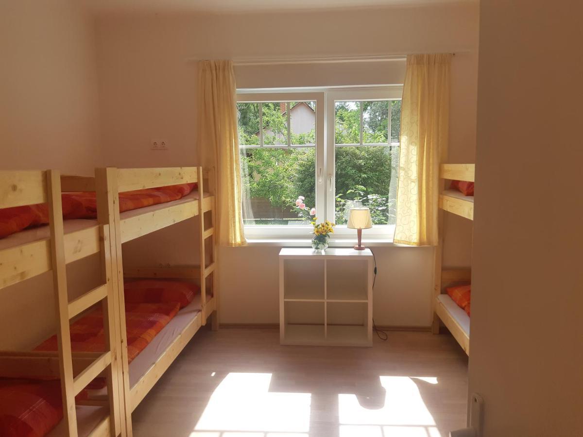 Hostel Zamárdi エクステリア 写真