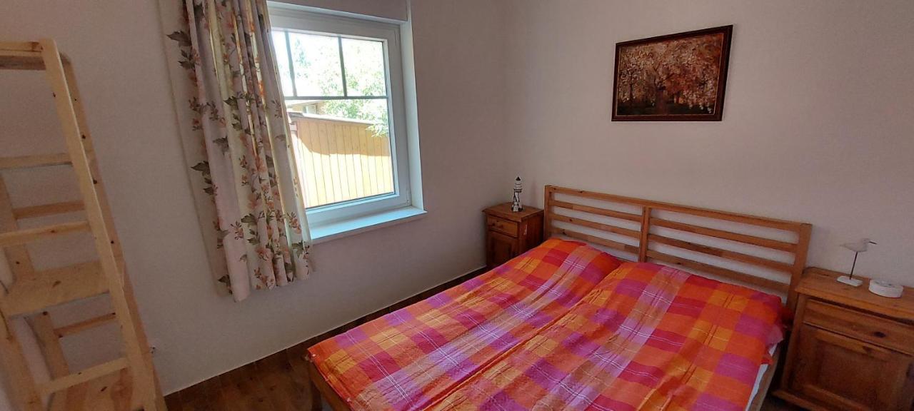 Hostel Zamárdi エクステリア 写真