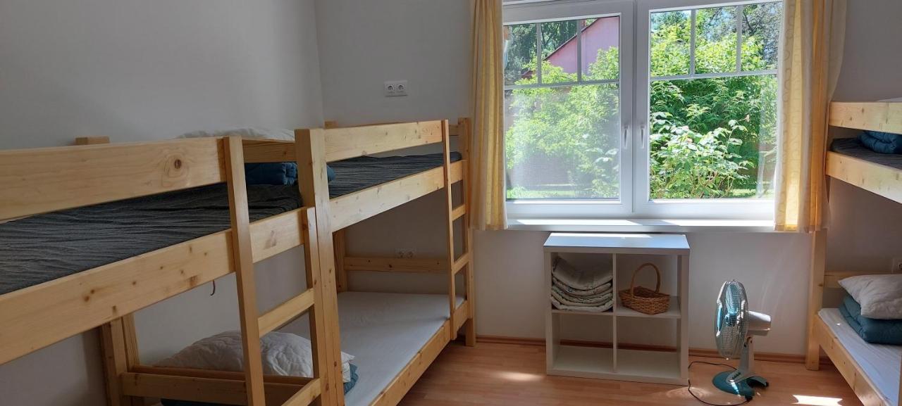 Hostel Zamárdi エクステリア 写真